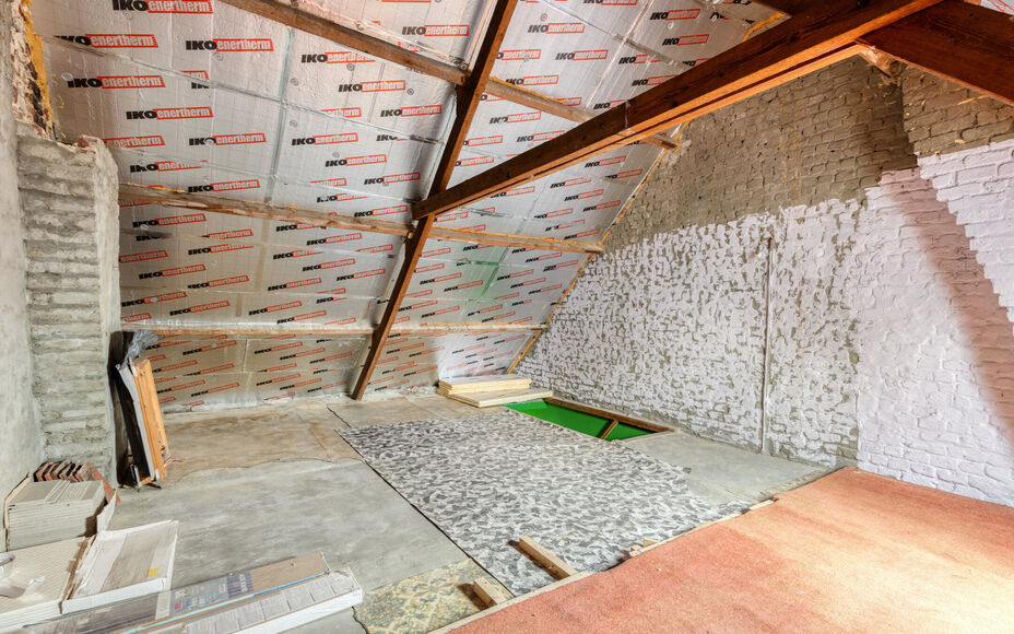 Leemans Immobiliën presenteert u deze charmante woning op een centrale ligging in Asse.
Dankzij de uitstekende locatie bevinden winkels, scholen, sportinfrastructuur, fiets- en wandelpaden en belangrijke invalswegen zich op korte afstand. U geniet hier v