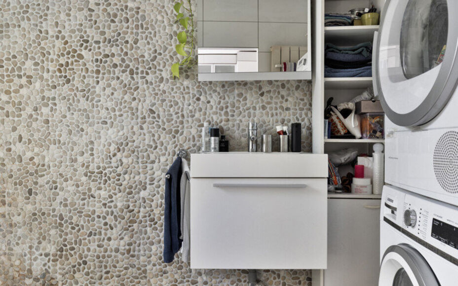 Leemans Immobiliën presenteert u deze charmante en instapklare woning in het pittoreske Schepdaal. Dankzij de centrale ligging geniet u van een uitstekende bereikbaarheid en bevinden scholen, winkels, openbaar vervoer en sportfaciliteiten zich op wandela