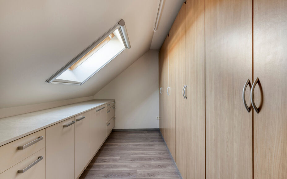 Leemans Immobiliën biedt u deze prachtige volledig instapklare halfopen bebouwing aan, gelegen op een absolute toplocatie in Liedekerke.
Dankzij de centrale ligging bevinden alle voorzieningen zich in de onmiddellijke omgeving: winkels, scholen, openbaar