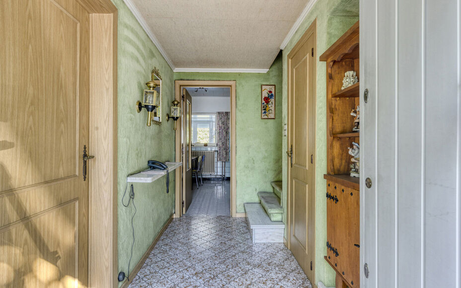 Maison familiale confortable avec jardin et terrasse au coeur d'Asse
Leemans Immobiliën vous présente cette maison bien entretenue, idéalement située dans le centre animé d'Asse. Grâce à sa situation centrale, toutes les commodités sont accessible