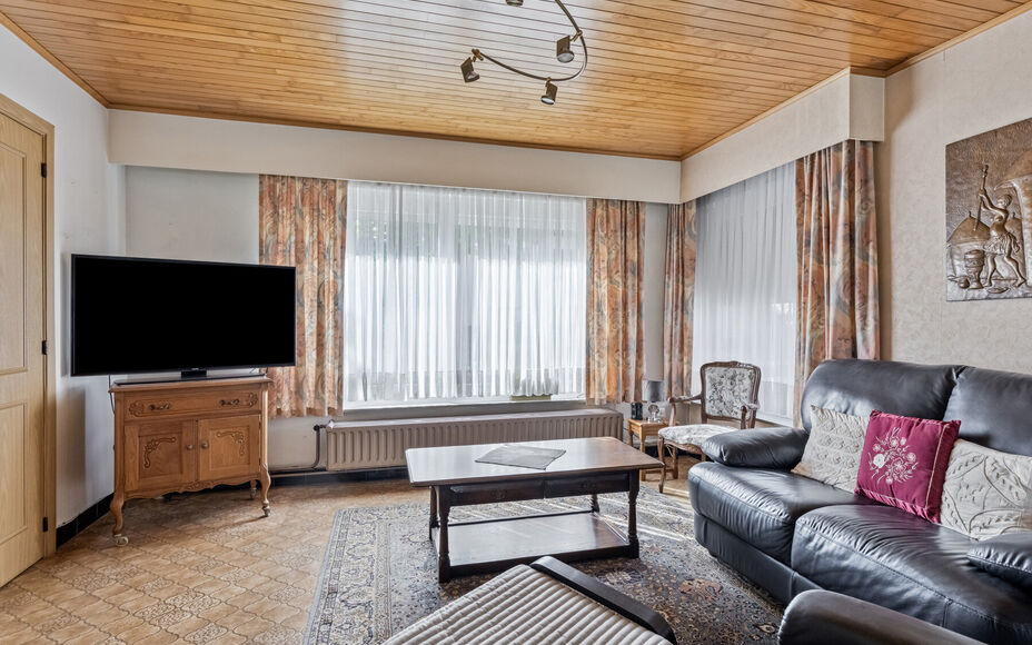 Maison familiale confortable avec jardin et terrasse au coeur d'Asse
Leemans Immobiliën vous présente cette maison bien entretenue, idéalement située dans le centre animé d'Asse. Grâce à sa situation centrale, toutes les commodités sont accessible
