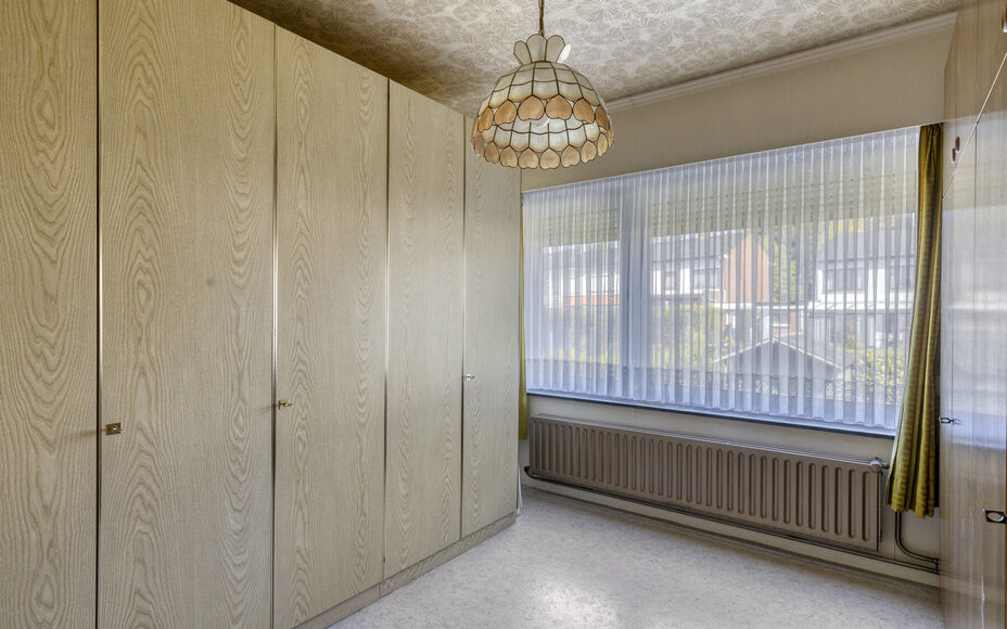 Maison familiale confortable avec jardin et terrasse au coeur d'Asse
Leemans Immobiliën vous présente cette maison bien entretenue, idéalement située dans le centre animé d'Asse. Grâce à sa situation centrale, toutes les commodités sont accessible