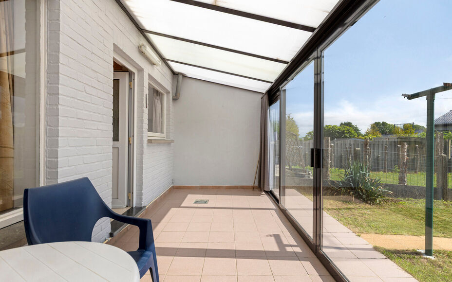 Leemans Immobiliën vous propose cette maison confortable, idéalement située au cœur d'Asse. Grâce à sa situation privilégiée, commerces, écoles, installations sportives, transports en commun et grands axes routiers sont accessibles à pied. Un em