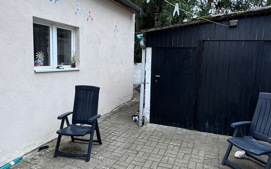 Leemans Immobiliën vous propose cette charmante maison idéalement située au cœur d'Asse. Grâce à son excellente accessibilité, écoles, transports en commun, commerces, installations sportives, pistes cyclables et sentiers pédestres, ainsi que gra