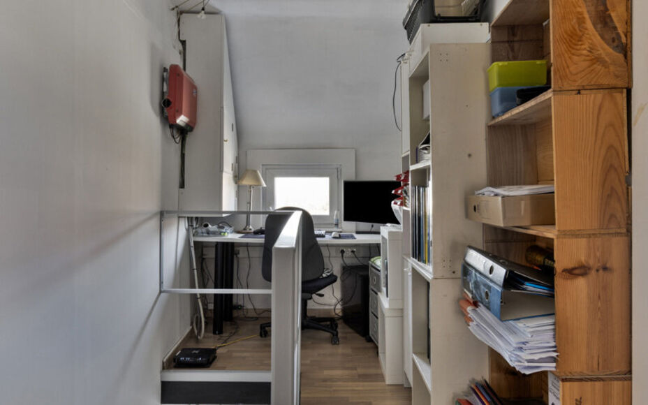 Leemans Immobiliën vous présente cette charmante maison prête à emménager dans le pittoresque Schepdaal. Grâce à son emplacement central, vous pouvez profiter d'une excellente accessibilité et les écoles, les commerces, les transports en commun e