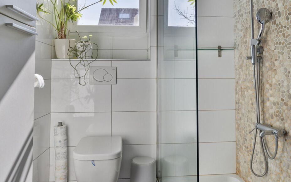 Leemans Immobiliën vous présente cette charmante maison prête à emménager dans le pittoresque Schepdaal. Grâce à son emplacement central, vous pouvez profiter d'une excellente accessibilité et les écoles, les commerces, les transports en commun e