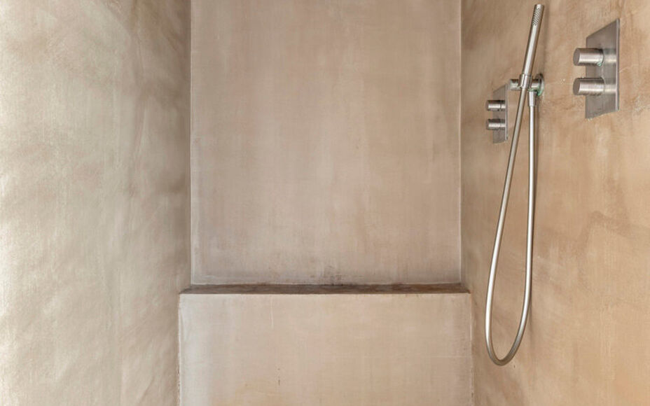 Leemans Real Estate vous présente cette maison mitoyenne magnifiquement rénovée, au confort exceptionnel, située au cœur de Merchtem. Grâce à son emplacement idéal, commerces, transports en commun, écoles, installations sportives et pistes cyclab