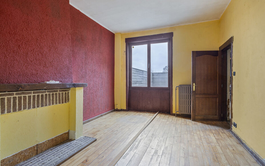 LEEMANS IMMOBILIEN vous propose cette maison unifamiliale avec diverses possibilités de développement ! Située dans la commune de Wemmel (frontière avec la commune de Meise), tout en étant proche de toutes les commodités et avec un accès facile ver