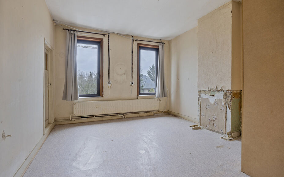 LEEMANS IMMOBILIEN vous propose cette maison unifamiliale avec diverses possibilités de développement ! Située dans la commune de Wemmel (frontière avec la commune de Meise), tout en étant proche de toutes les commodités et avec un accès facile ver