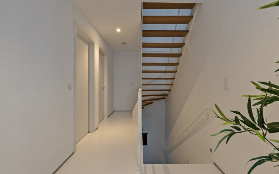 LEEMANS IMMOBILIANS propose à la vente ce maison familiale (nouvelle construction), situé sur un très bon emplacement dans la commune de Mollem (Asse). 

Vous êtes à la recherche d'une maison spacieuse et agréable, située à distance de marche de l