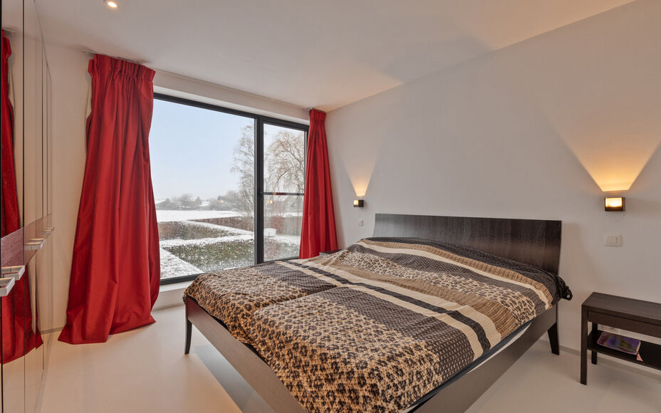 LEEMANS IMMOBILIANS propose à la vente ce maison familiale (nouvelle construction), situé sur un très bon emplacement dans la commune de Mollem (Asse). 

Vous êtes à la recherche d'une maison spacieuse et agréable, située à distance de marche de l