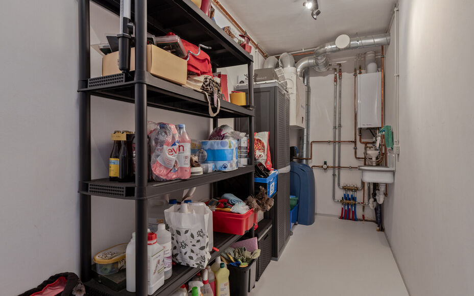 LEEMANS IMMOBILIANS propose à la vente ce maison familiale (nouvelle construction), situé sur un très bon emplacement dans la commune de Mollem (Asse). 

Vous êtes à la recherche d'une maison spacieuse et agréable, située à distance de marche de l