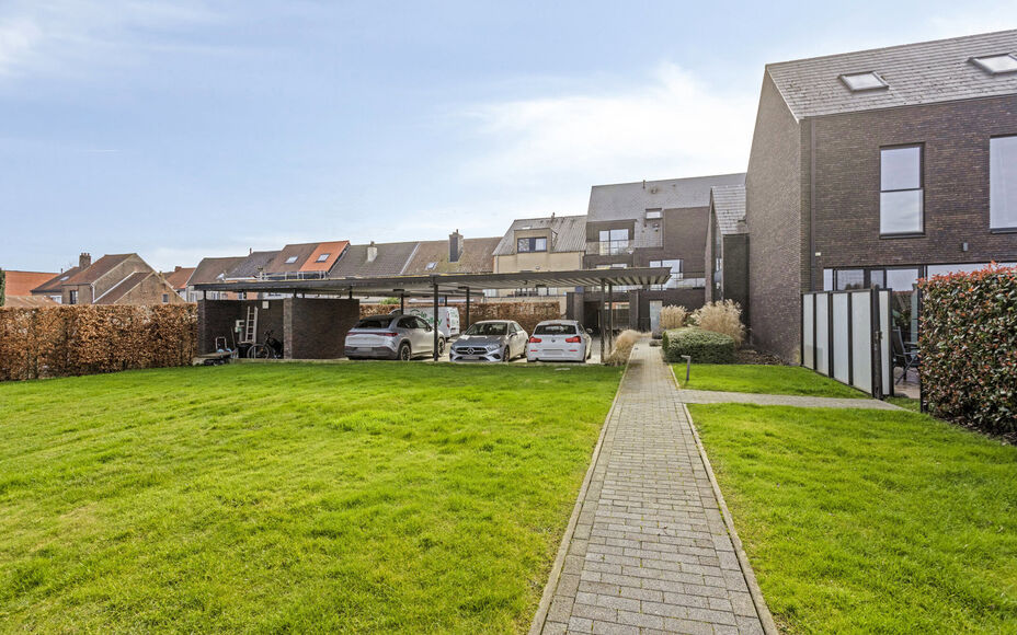 LEEMANS IMMOBILIANS propose à la vente ce maison familiale (nouvelle construction), situé sur un très bon emplacement dans la commune de Mollem (Asse). 

Vous êtes à la recherche d'une maison spacieuse et agréable, située à distance de marche de l