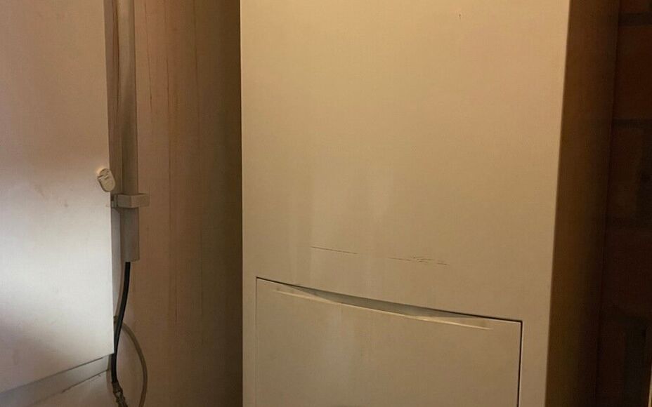 Leemans Real Estate vous propose ce charmant studio de plain-pied, situé en plein cœur du centre-ville animé d'Asse. Grâce à son emplacement central exceptionnel, commerces, transports en commun, écoles, installations sportives et grands axes routie