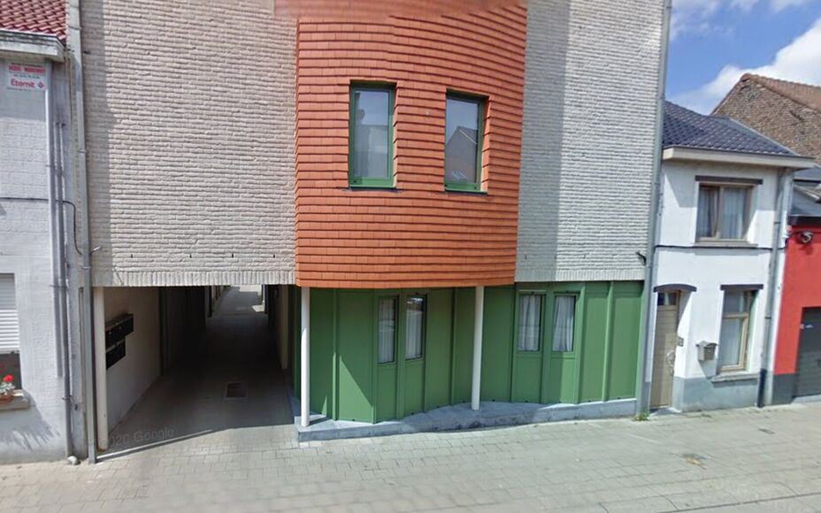 Leemans Real Estate vous propose ce charmant studio de plain-pied, situé en plein cœur du centre-ville animé d'Asse. Grâce à son emplacement central exceptionnel, commerces, transports en commun, écoles, installations sportives et grands axes routie