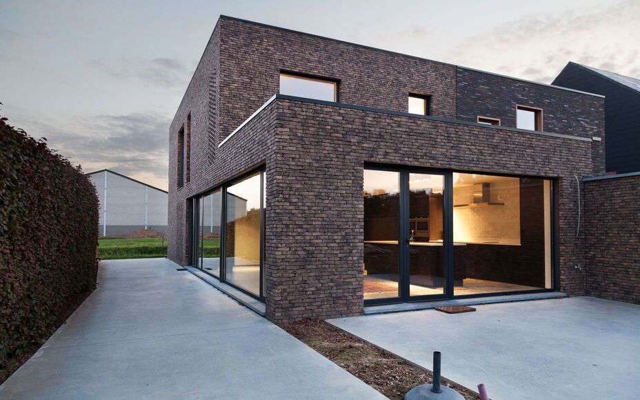 Terrain constructible mitoyen à vendre à Asse – Situation centrale !
Leemans Real Estate vous propose ce terrain constructible de 5,30 m² (Lot 1), idéalement situé dans un quartier central d'Asse. Ce terrain est idéal pour la construction d'une ma