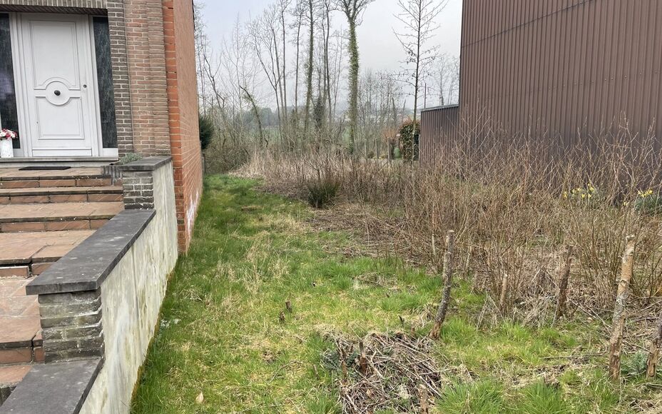 Leemans Immobiliën vous propose ce terrain à bâtir/projet idéalement situé à Asse. Grâce à sa situation, toutes les commodités telles que les écoles, les commerces, les infrastructures sportives, les transports en commun et les voies d'accès so