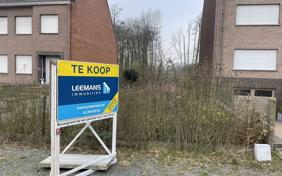 Leemans Immobiliën vous propose ce terrain à bâtir/projet idéalement situé à Asse. Grâce à sa situation, toutes les commodités telles que les écoles, les commerces, les infrastructures sportives, les transports en commun et les voies d'accès so