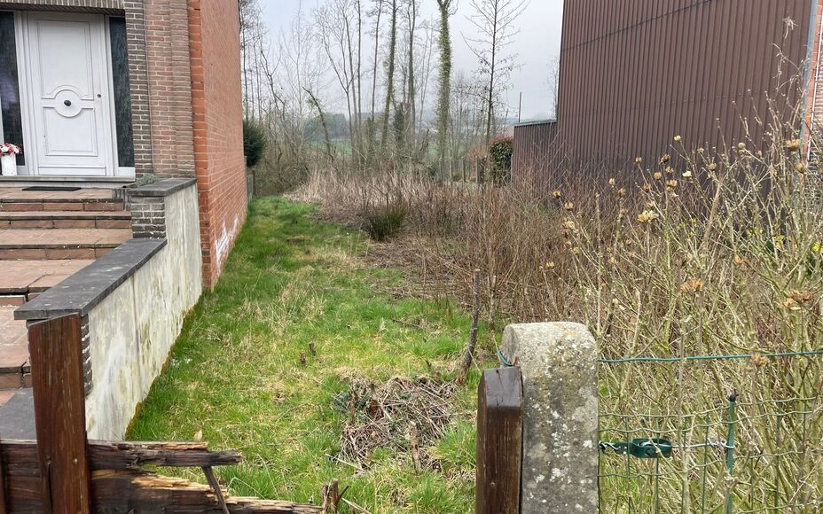 Leemans Immobiliën vous propose ce terrain à bâtir/projet idéalement situé à Asse. Grâce à sa situation, toutes les commodités telles que les écoles, les commerces, les infrastructures sportives, les transports en commun et les voies d'accès so