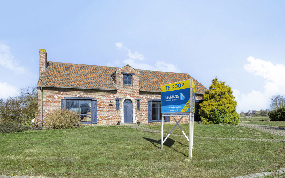LEEMANS IMMOBILIEN vous propose cette maison unifamiliale indépendante avec diverses possibilités de développement ! Située dans la campagne de Relegem (commune d'Asse), mais proche de toutes les facilités et avec une accessibilité directe vers le R