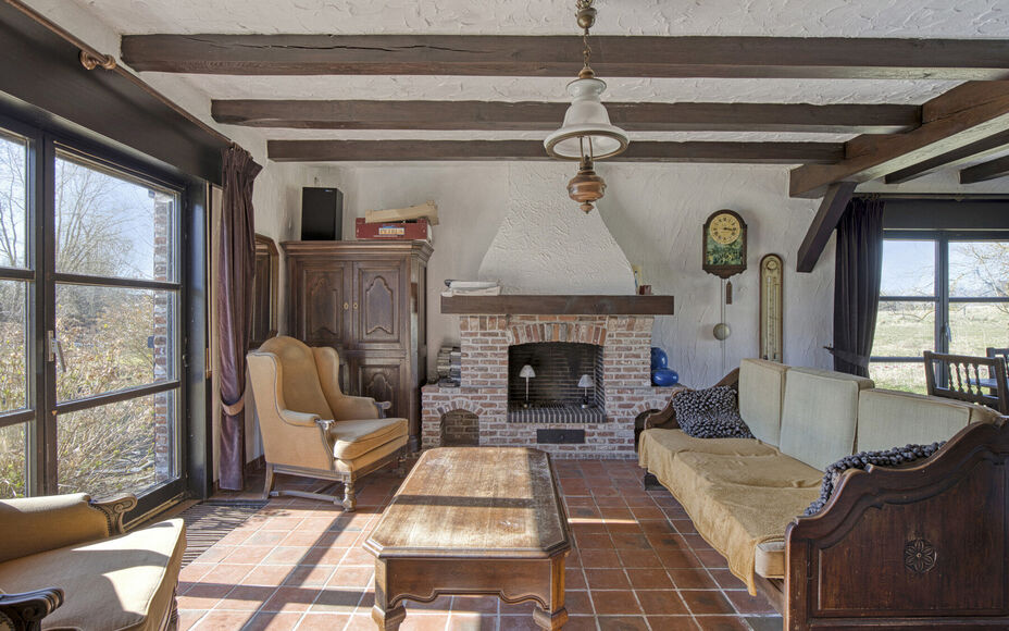 LEEMANS IMMOBILIEN vous propose cette maison unifamiliale indépendante avec diverses possibilités de développement ! Située dans la campagne de Relegem (commune d'Asse), mais proche de toutes les facilités et avec une accessibilité directe vers le R