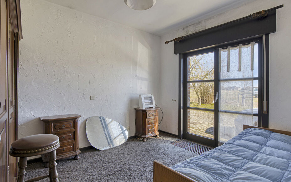 LEEMANS IMMOBILIEN vous propose cette maison unifamiliale indépendante avec diverses possibilités de développement ! Située dans la campagne de Relegem (commune d'Asse), mais proche de toutes les facilités et avec une accessibilité directe vers le R