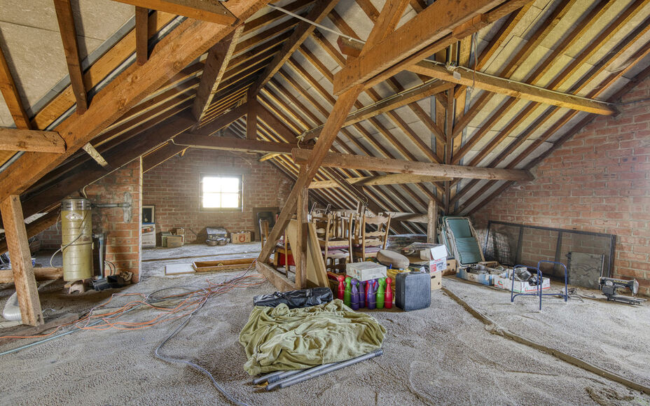 LEEMANS IMMOBILIEN vous propose cette maison unifamiliale indépendante avec diverses possibilités de développement ! Située dans la campagne de Relegem (commune d'Asse), mais proche de toutes les facilités et avec une accessibilité directe vers le R