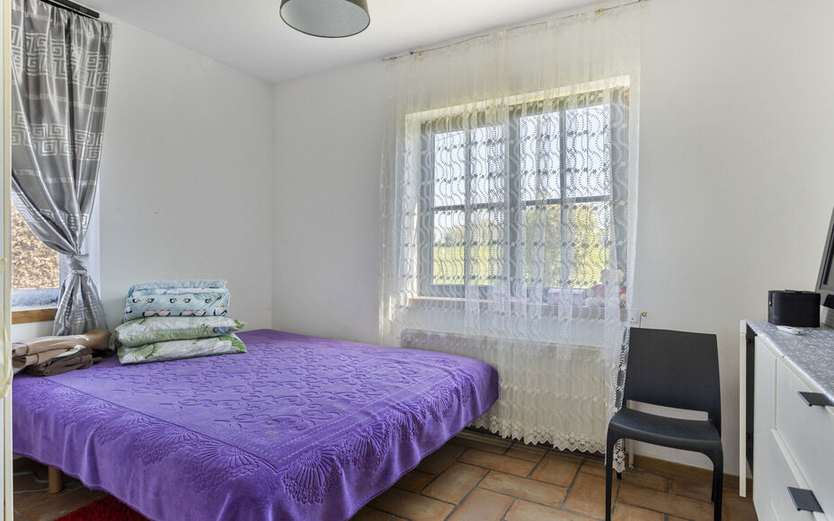 LEEMANS IMMOBILIËN vous propose cette villa exceptionnelle! Située dans la campagne de Relegem (commune d'Asse), à proximité de toutes les facilités et avec une accessibilité directe vers le Ring de Bruxelles. 

La superficie totale du site est de 7