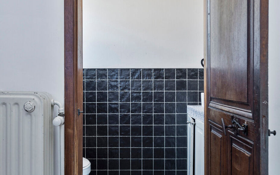 LEEMANS IMMOBILIËN vous propose cette villa exceptionnelle! Située dans la campagne de Relegem (commune d'Asse), à proximité de toutes les facilités et avec une accessibilité directe vers le Ring de Bruxelles. 

La superficie totale du site est de 7