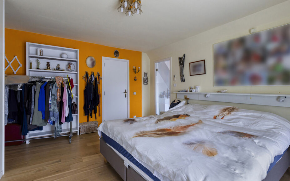 Vous recherchez une oasis de paix et d'accessibilité facile ? Alors Leemans Real Estate vous propose cette villa magnifiquement entretenue dans le quartier populaire de Rondebos. Situé dans une impasse calme, juste à côté d'une réserve naturelle de 