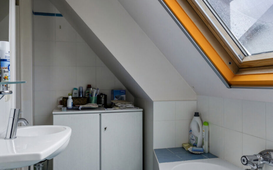 Vous recherchez une oasis de paix et d'accessibilité facile ? Alors Leemans Real Estate vous propose cette villa magnifiquement entretenue dans le quartier populaire de Rondebos. Situé dans une impasse calme, juste à côté d'une réserve naturelle de 