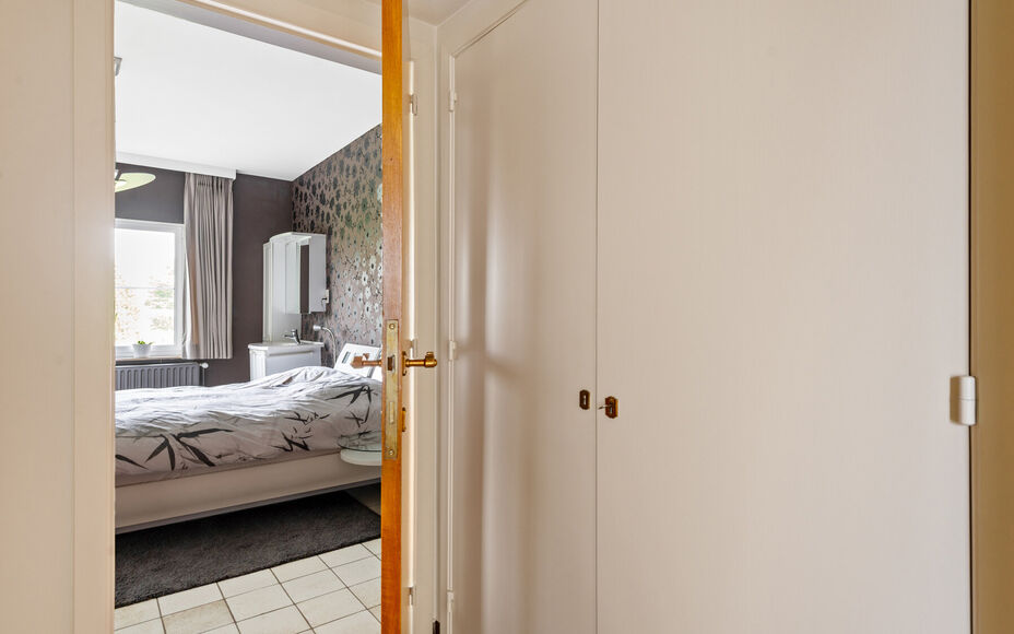 Leemans Real Estate vous propose cette villa clé en main sur un terrain spacieux d'environ 30 ares !

Cette magnifique villa de plain-pied, prête à emménager, est idéale pour ceux qui recherchent espace, confort et tranquillité. Elle comprend trois 