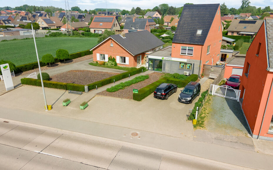 Leemans Real Estate vous propose cette villa clé en main sur un terrain spacieux d'environ 30 ares !

Cette magnifique villa de plain-pied, prête à emménager, est idéale pour ceux qui recherchent espace, confort et tranquillité. Elle comprend trois 