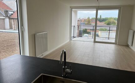 LEEMANS immobiliën propose à la location l'appartement suivant, nouvellement construit, situé à dans le centre d'Asse / côté Gildehof.

Vous cherchez un appartement spacieux et agréable à quelques pas de l'église (50m), du marché (250m), des caf