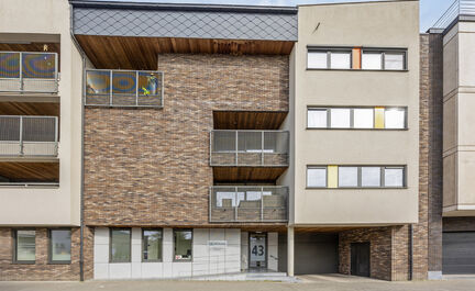Leemans Immobiliën vous présente cet appartement moderne, idéalement situé au coeur d'Asse. Bénéficiez de la proximité de toutes les commodités : commerces, écoles, transports en commun, infrastructures sportives et grands axes routiers sont acce