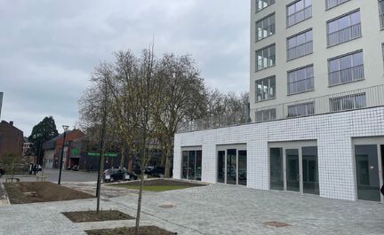 Leemans Immobiliën presenteert u  dit energiezuinig nieuwbouwappartement, gelegen op een toplocatie in het bruisende centrum van Aalst. Dankzij de uiterst centrale ligging bevinden winkels, het ziekenhuis, sportfaciliteiten, scholen en openbaar vervoer z