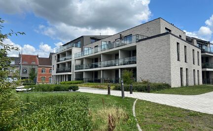 LEEMANS IMMOBILIËN biedt volgend nieuwbouwappartement te huur aan, gelegen op een toplocatie in het centrum van Asse / zijde Kerk. 

Op zoek naar een zéér gezellig appartement op wandelafstand van de Sint-Martinuskerk, de markt van Asse en de winkelstr