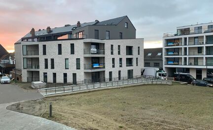 LEEMANS immobiliën biedt u dit Moderne nieuwbouwappartement aan. Te huur op TOPLOCATIE in centrum van Asse / zijde kerk.
Op zoek naar een zeer gezellig appartement op wandelafstand van de Kerk (50m), de markt (250m) met de gezellige cafés en restaurants