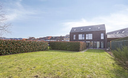 LEEMANS IMMOBILIËN biedt u volgende instapklare eengezinswoning (nieuwbouw) te koop aan, gelegen op een uitermate goede locatie in de deelgemeente Mollem (Asse). 

Op zoek naar een ruime en aangename woonst op wandelafstand van het treinstation te Mollem