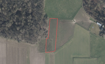 LEEMANS IMMOBILIËN biedt U volgende landbouwgrond aan met een oppervlakte van 27are 90ca. 

Perceel gelegen in VEN-gebied (zie nabijgelegen Kravaalbos) -> bescherming natuurbehoud. 

Landbouwgrond is tevens vrij van pacht. Geen erfdienstbaarheden aanwezi